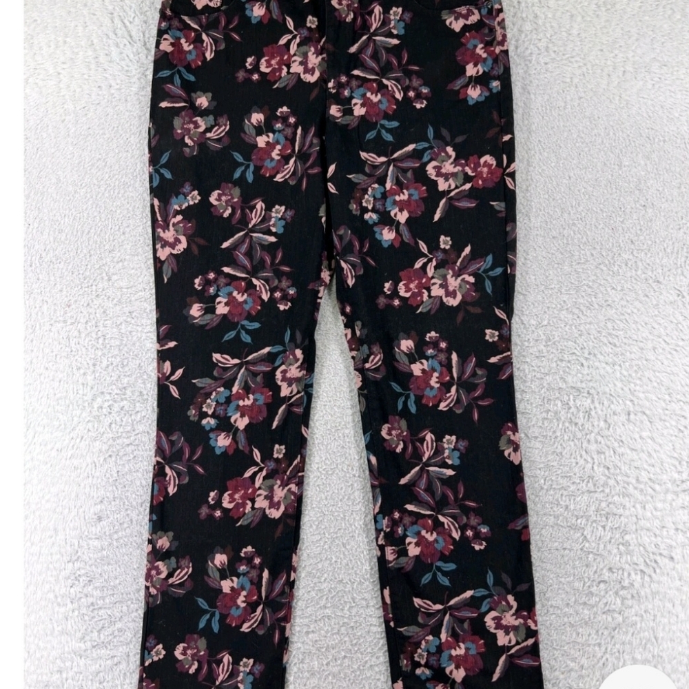 Bandolino Size 10 Black Jeans With Blush, Burgundy, and Teel Flowers.